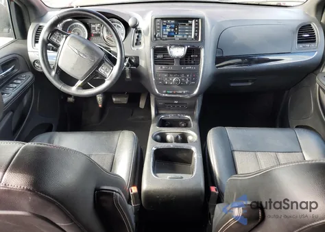 2015 Chrysler Town & Country S z USA, uszkodzony, nr VIN 2C4RC1HGXFR720037